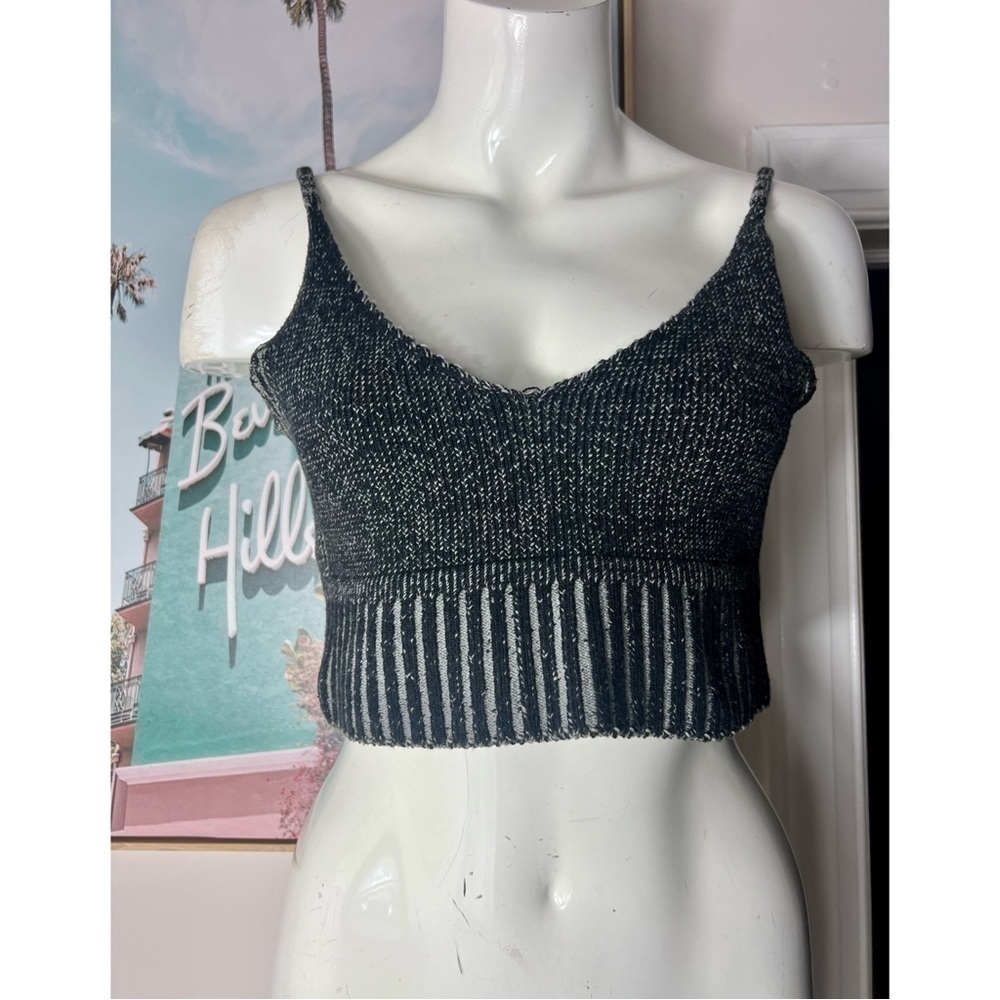 Out From Under Ribbed Knit V-Neck Crop Top Bralette Black Gray Size L